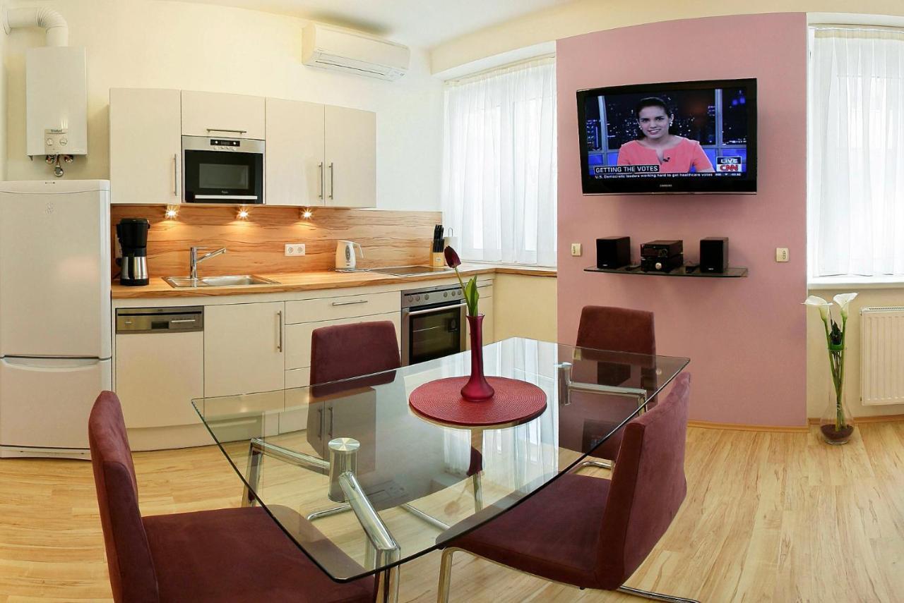 - Cav Apartahotel