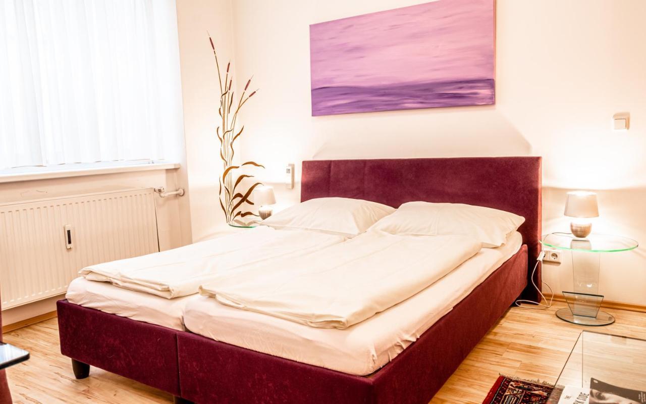 - Cav Apartahotel Viena