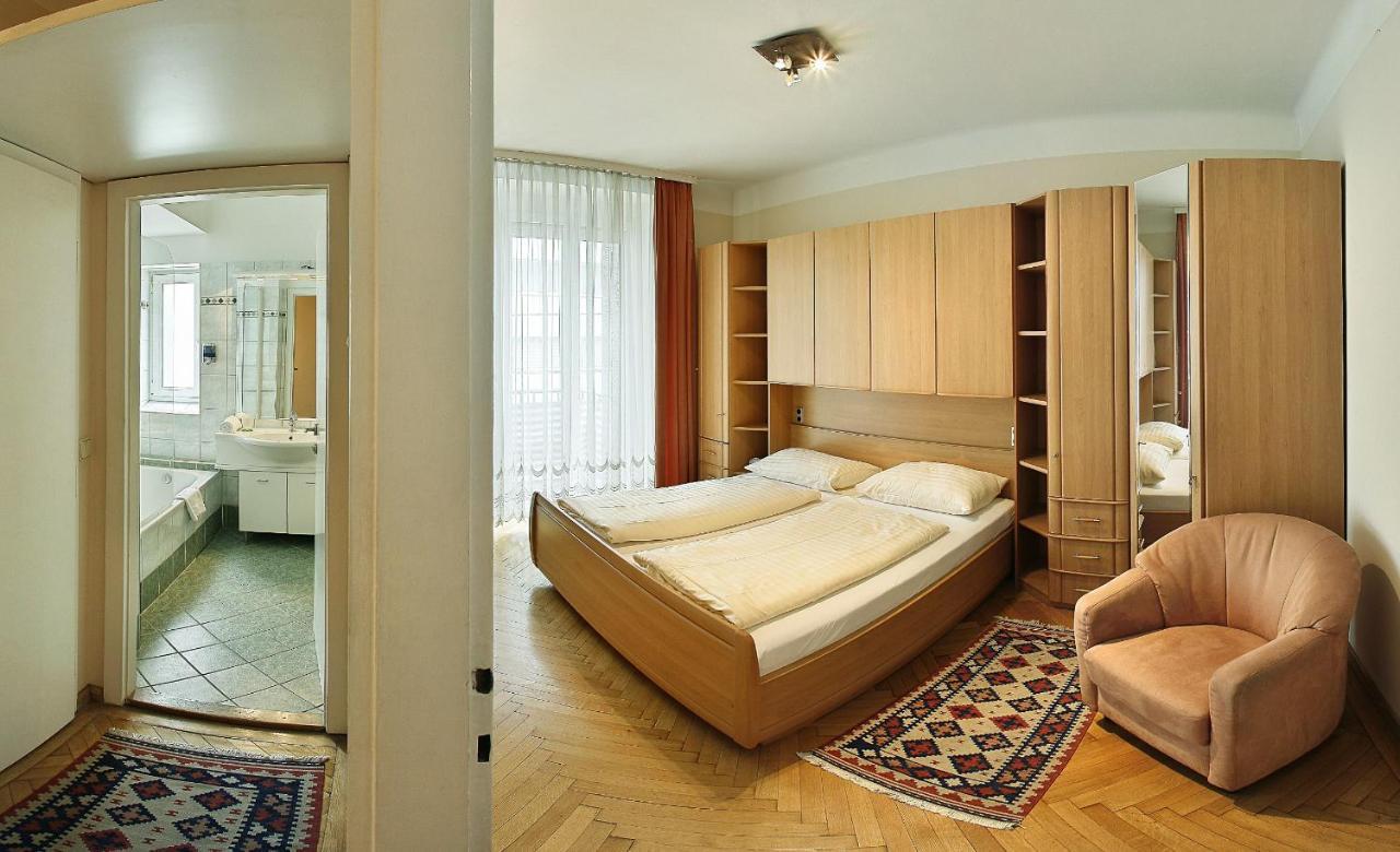 - Cav Apartahotel