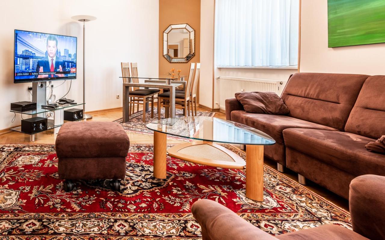 - Cav Apartahotel 4*