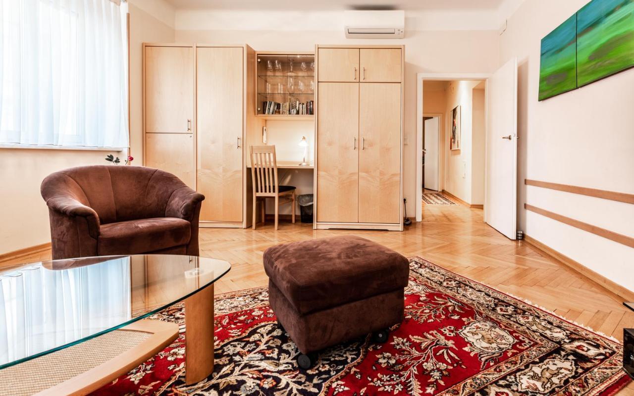Apartahotel - Cav Viena
