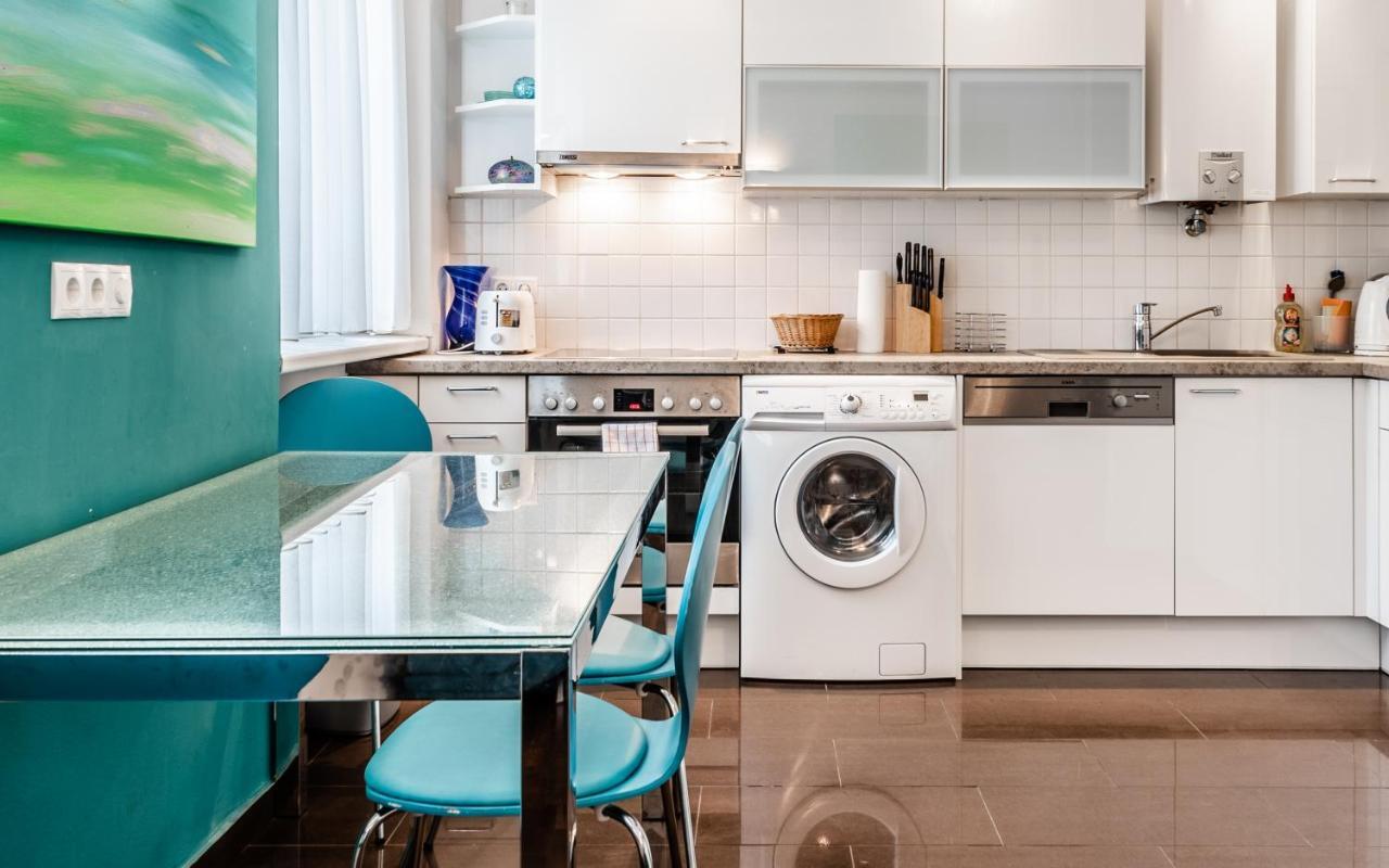 - Cav Apartahotel 4*