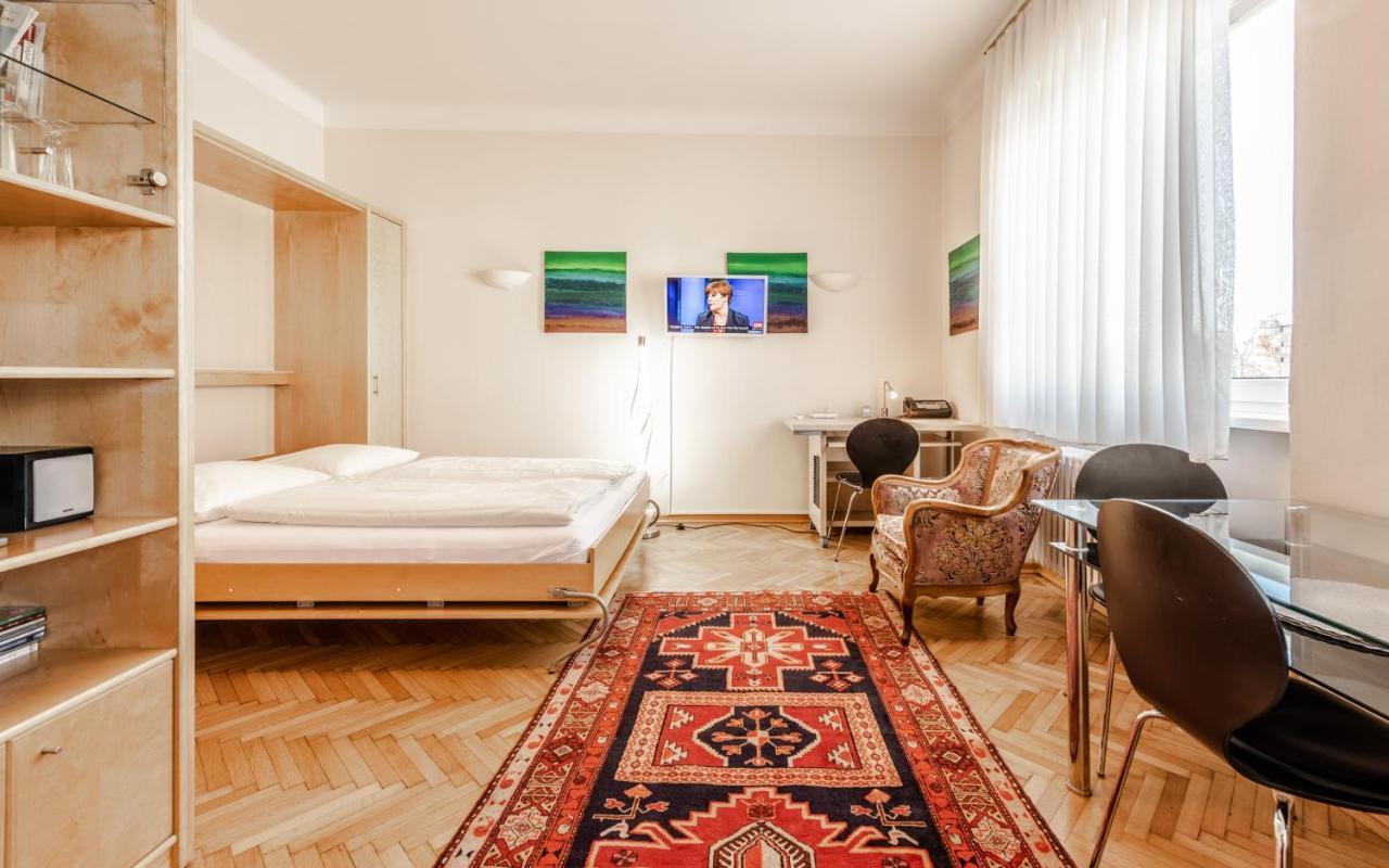 - Cav 4* Wien